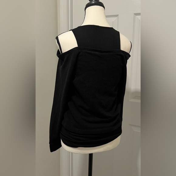 Monrow Off-the-Shoulder Black Sweater - Picture 4 of 10